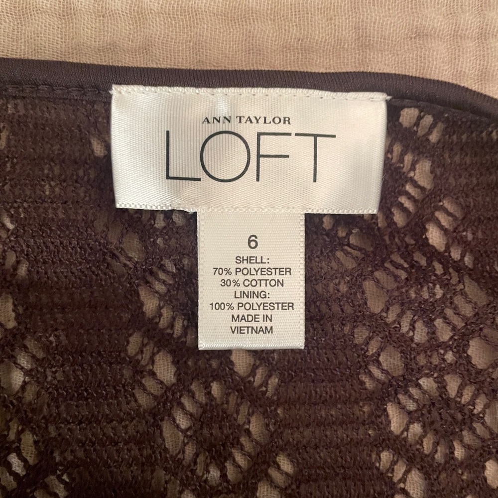 Vintage AnnTaylor Loft Empire, V-neck, Crochet Dress Fully Lined. 6. Pretty! - Picture 8 of 8